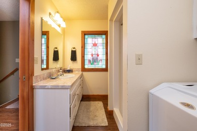 Fantastic opportunity to live and work in one location! Situated - photo 12