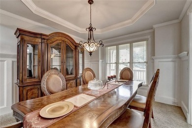 Welcome to this beautifully designed 5-bedroom, 4-bathroom home - photo 14