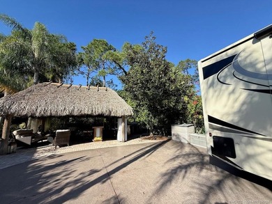This extra-large 3,902 sq. ft. lot offers the ultimate in - photo 18