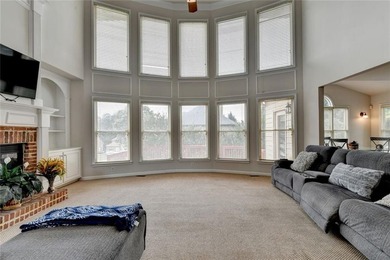 Welcome to this beautifully designed 5-bedroom, 4-bathroom home - photo 19