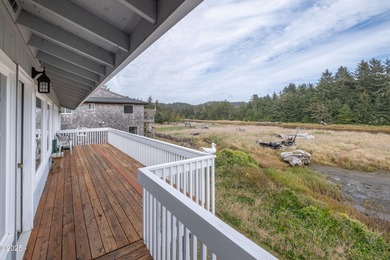 Fantastic opportunity to live and work in one location! Situated - photo 19
