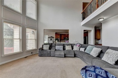 Welcome to this beautifully designed 5-bedroom, 4-bathroom home - photo 21