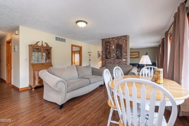 Fantastic opportunity to live and work in one location! Situated - photo 21