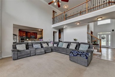 Welcome to this beautifully designed 5-bedroom, 4-bathroom home - photo 22