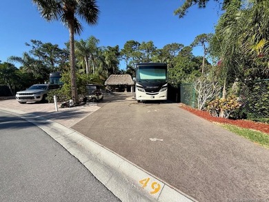This extra-large 3,902 sq. ft. lot offers the ultimate in - photo 22