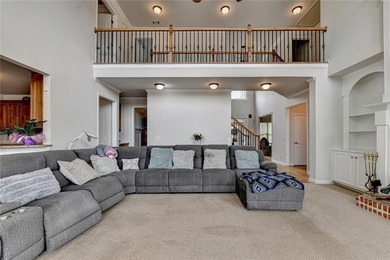Welcome to this beautifully designed 5-bedroom, 4-bathroom home - photo 23