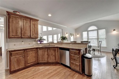 Welcome to this beautifully designed 5-bedroom, 4-bathroom home - photo 29