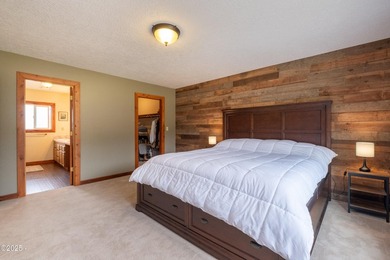 Fantastic opportunity to live and work in one location! Situated - photo 30