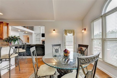 Welcome to this beautifully designed 5-bedroom, 4-bathroom home - photo 37