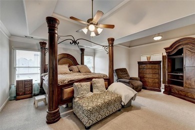 Welcome to this beautifully designed 5-bedroom, 4-bathroom home - photo 44