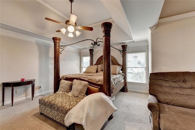 Welcome to this beautifully designed 5-bedroom, 4-bathroom home - photo 46