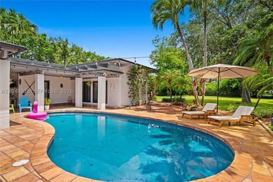 An exceptionally rare opportunity to own a gated estate on more - photo 8