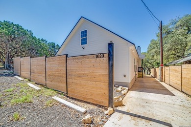 Rare opportunity to own a newer custom home in the Pebble Beach - photo 2