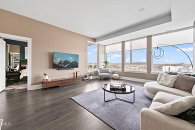 Beautifully updated luxury condo in the highly desirable Smokey