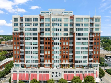 Beautifully updated luxury condo in the highly desirable Smokey