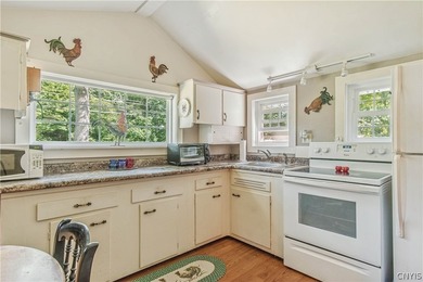 Come check out this charming and cozy 2-bedroom cottage just a - photo 11