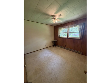A country retreat property! 3-bedroom brick ranch home with - photo 11