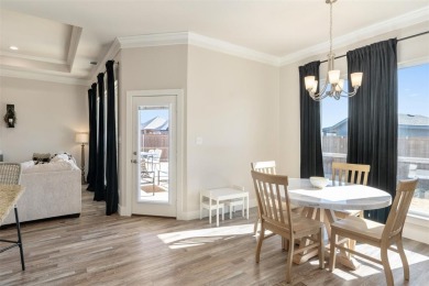 Quality Craftsmanship in a Prime Location! This stunning move-in - photo 9