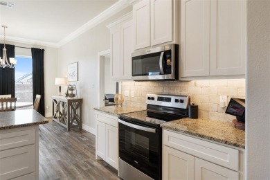 Quality Craftsmanship in a Prime Location! This stunning move-in - photo 13