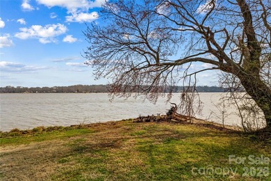 Discover the waterfront lifestyle you've been dreaming of with - photo 18