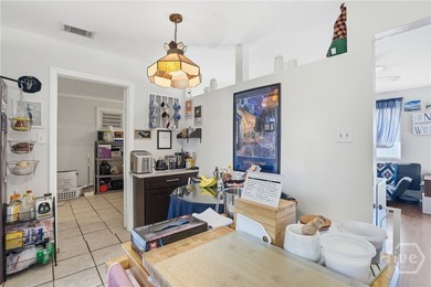 Fantastic 4 bedroom 1 bath home in a wonderful quiet westside - photo 8
