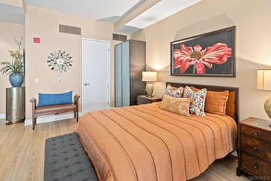 Welcome home to this stunningly renovated urban retreat at 350 W - photo 29