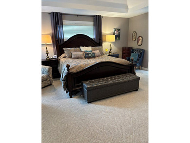 Discover your own private retreat in this elegant 4-bedroom - photo 32