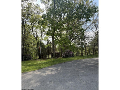 A country retreat property! 3-bedroom brick ranch home with - photo 33