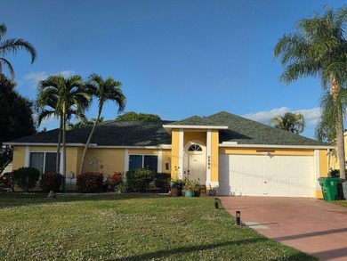 Roof 2019, A/C 2023 Well-maintained home is located in a - photo 1