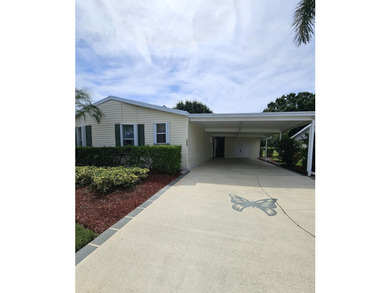 Well-designed Islander model home on a lovely, shaded golf front - photo 2