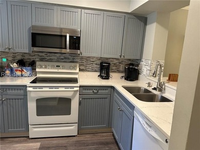 INVESTOR SPECIAL!! Nicely updated and well maintained 2BR/2.5BA - photo 2