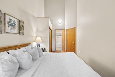 Welcome to Unit 459 at The Cove of Lake Geneva, a beautifully - photo 8