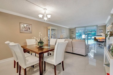 Bright Full Two Bedroom Corner With Water View On Par 3 Golf - photo 4