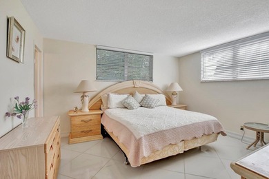 Bright Full Two Bedroom Corner With Water View On Par 3 Golf - photo 5