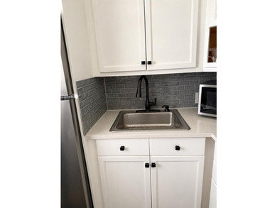Beautiful first floor condo featuring an updated kitchen and - photo 2