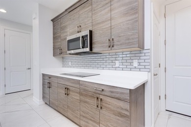 You will LOVE this stunning Lake Front Corner Townhouse. 3 - photo 7