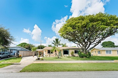 Lake Osborne Home For Sale in Lake Worth Florida