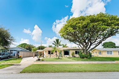 Lake Osborne Home For Sale in Lake Worth Florida