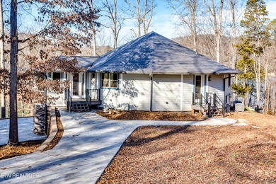 SELLER WILL ENTERTAIN ALL REASONABLE OFFERS. LAKEFRONT LUXURY - photo 12
