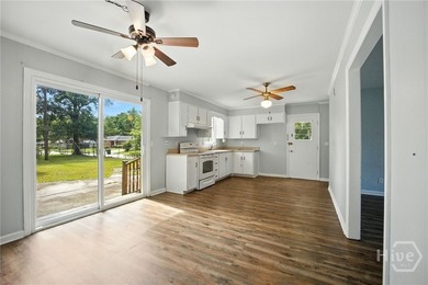 Three bedroom, brick ranch, centrally located on fully fenced - photo 14