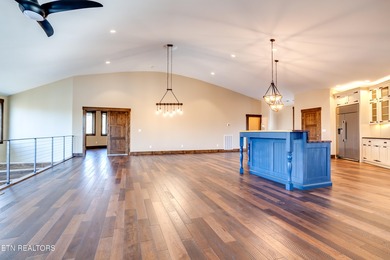 SELLER WILL ENTERTAIN ALL REASONABLE OFFERS. LAKEFRONT LUXURY - photo 16