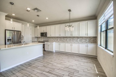 Beautifully upgraded 3BR/2.5BA two-story townhouse built in 2019 - photo 16