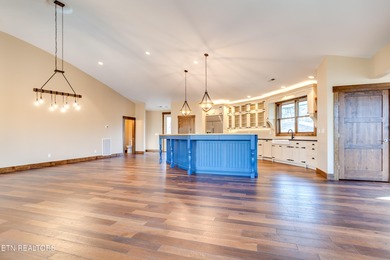 SELLER WILL ENTERTAIN ALL REASONABLE OFFERS. LAKEFRONT LUXURY - photo 18