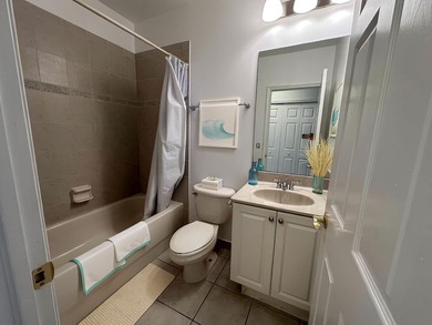 3 bedroom or family 3.5 bath spacious that overlooks the - photo 21