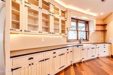 SELLER WILL ENTERTAIN ALL REASONABLE OFFERS. LAKEFRONT LUXURY - photo 25