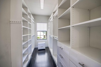 Beautifully upgraded 3BR/2.5BA two-story townhouse built in 2019 - photo 25