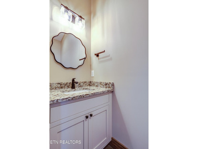 SELLER WILL ENTERTAIN ALL REASONABLE OFFERS. LAKEFRONT LUXURY - photo 28