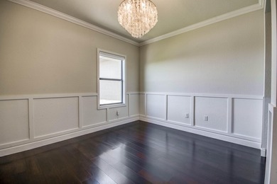 Beautifully upgraded 3BR/2.5BA two-story townhouse built in 2019 - photo 30