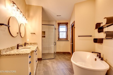 SELLER WILL ENTERTAIN ALL REASONABLE OFFERS. LAKEFRONT LUXURY - photo 32