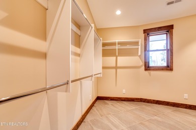 SELLER WILL ENTERTAIN ALL REASONABLE OFFERS. LAKEFRONT LUXURY - photo 35